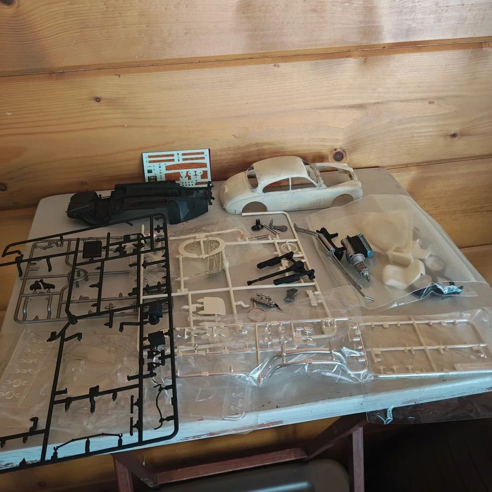 Jaguar MK II Saloon Plastic Model Kit Tamiya 1/24 Scale Open Box Incomplete